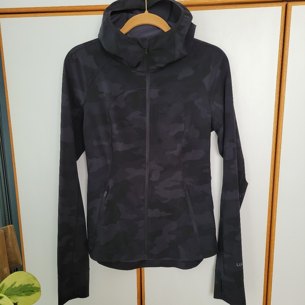 NWOT Lululemon Mist Over Windbreaker 4 Incognito Camo Multi Grey